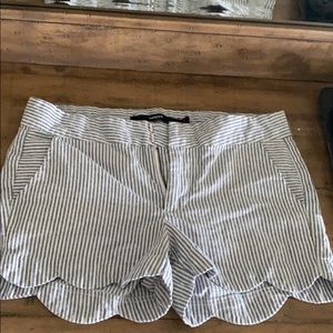 Scalloped hem shorts
